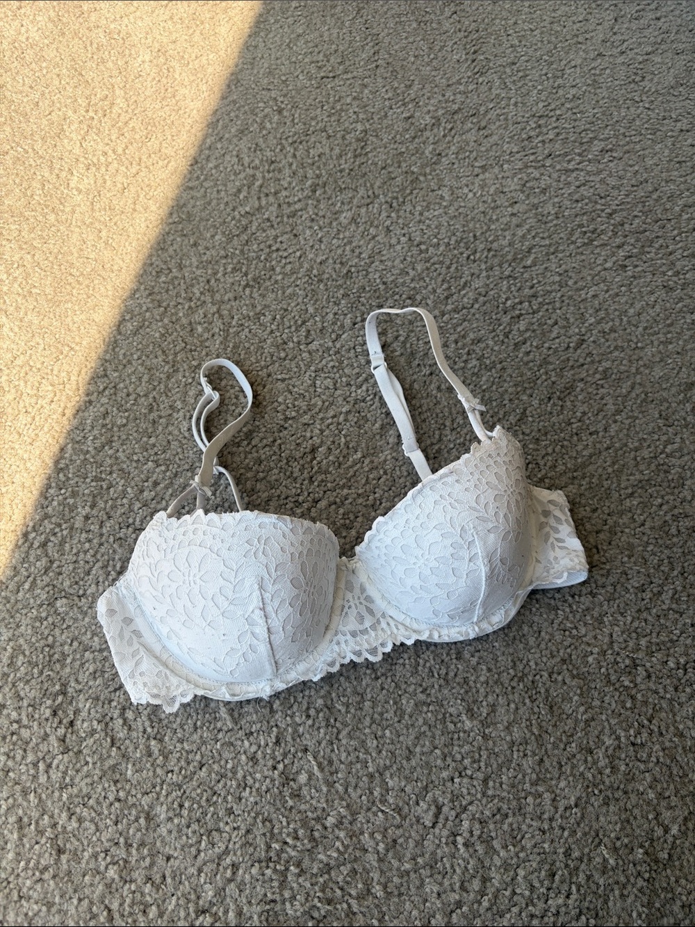 PINK Victoria's Secret White Lace Push-Up Underwire Bra